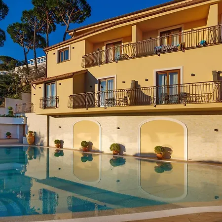 Hotel La Vue D'or 4*