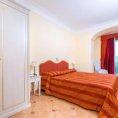 Готель La Vue D'or