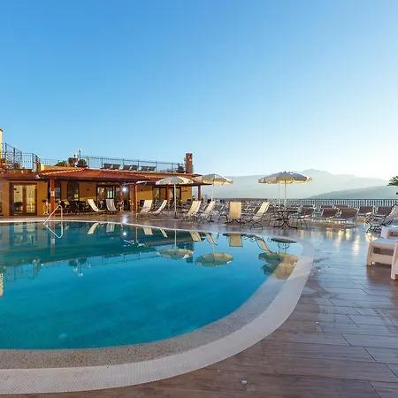 La Vue D'or Готель Сорренто