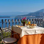 La Vue D'or Szálloda Sorrento