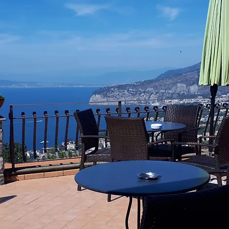 Ξενοδοχείο La Vue D'or 4*