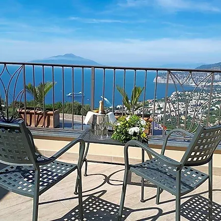 Hotel La Vue D'or 4*