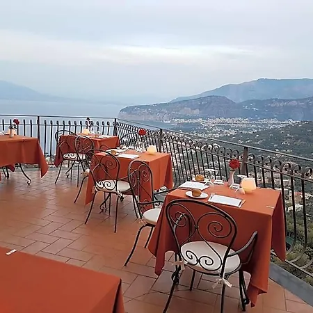 Hotel La Vue D'or 4*