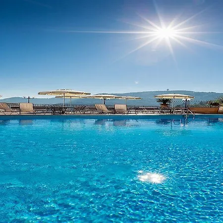Hotel La Vue D'or 4*