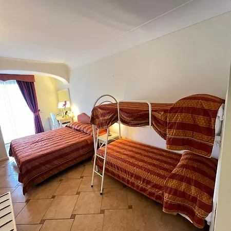 Готель La Vue D'or Сорренто