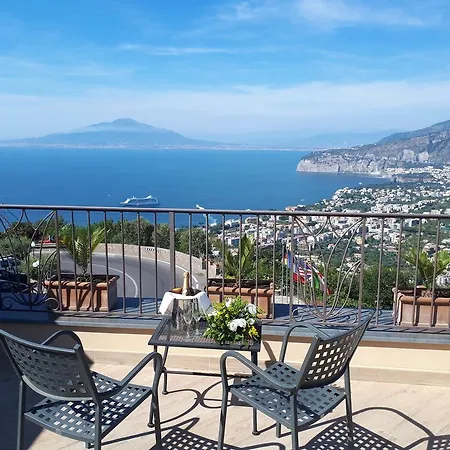 Hotel La Vue D'or 4*