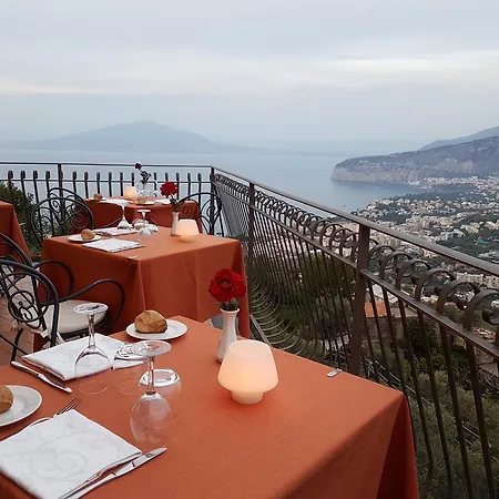 La Vue D'or Готель 4*